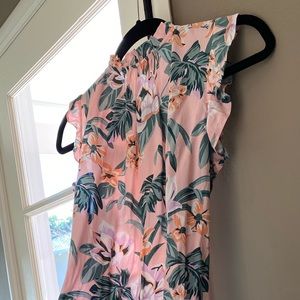Never worn, great Spring dress!